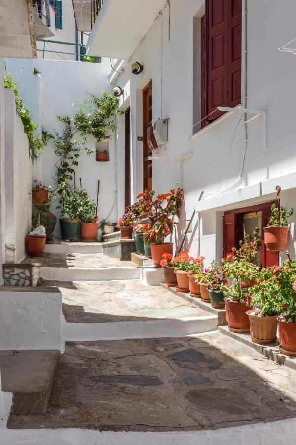 Cath'S Guesthouse Skopelos Buitenkant foto